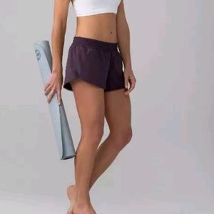 lululemon seek the heat II shorts Adobe